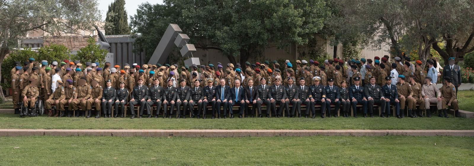 Israeli leaders with the Awardees of the Presidential Award of Excellence for 2025