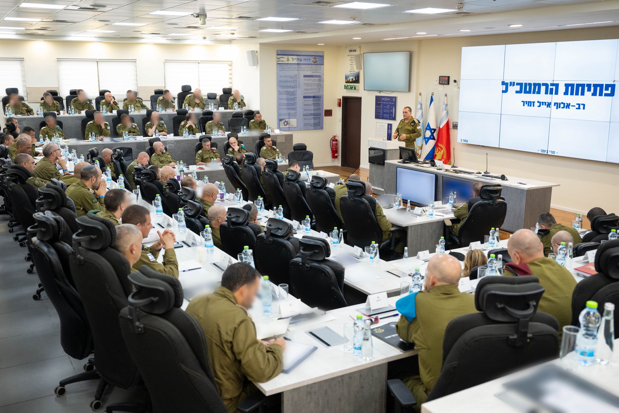 Zamir addressing the meeting