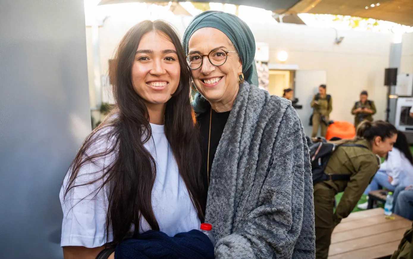 Ditza Or and Noa Argamani wait for Avinatan