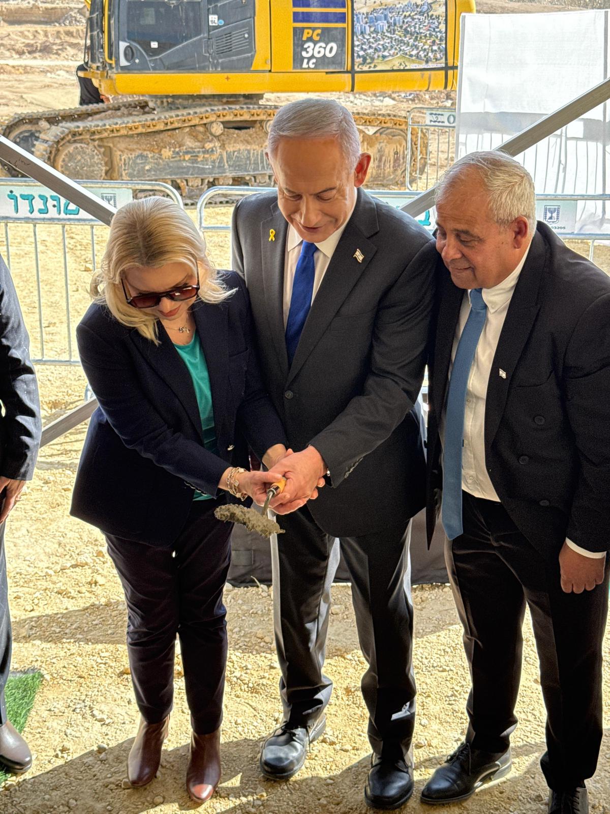 At the cornerstone-laying ceremony in Dimona