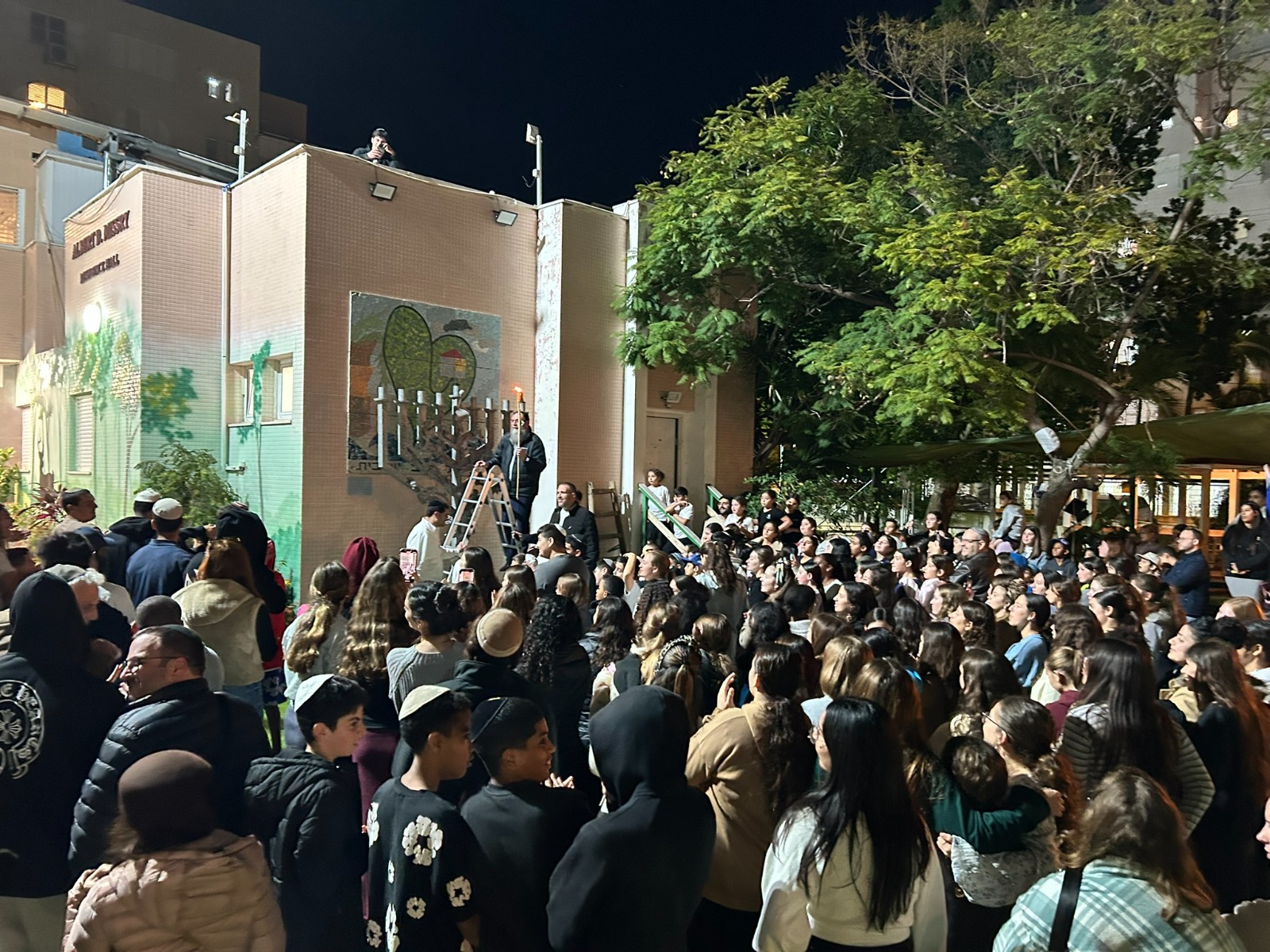 Lighting the Chanukah Menorah