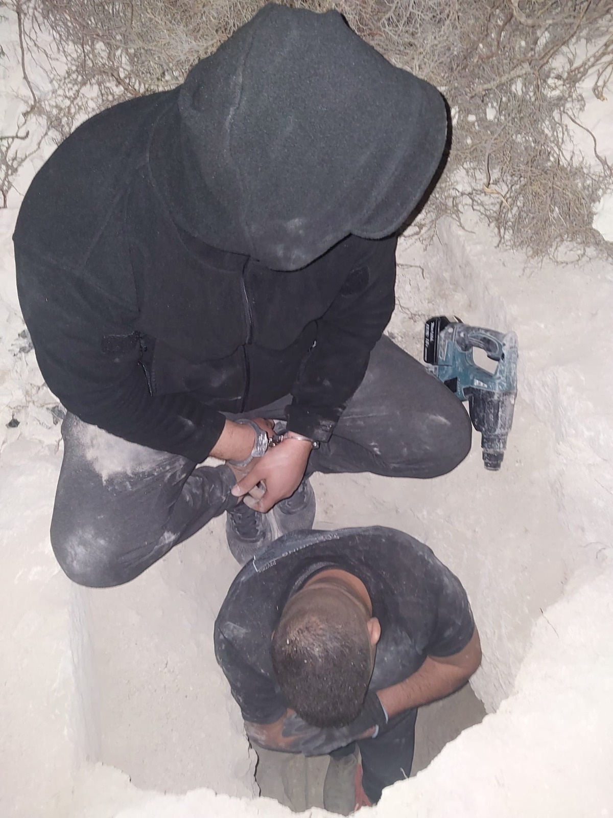 The moment the looters were apprehended.             Credit: The Antiquities Theft Prevention Unit, Israel Antiquities Authority