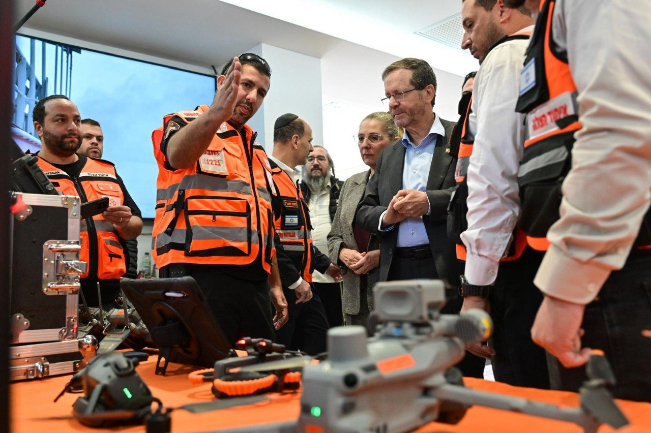 Isaac Herzog  and wife Michal visit United Hatzalah