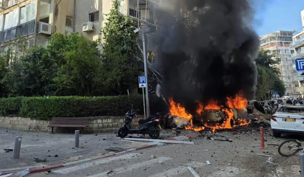 missile landing in Tel Aviv