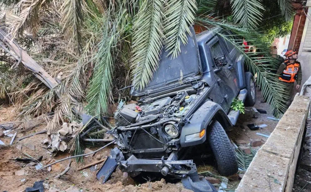 overturned vehicle in Tel Aviv