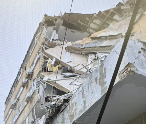 Fourth floor collapsed in building