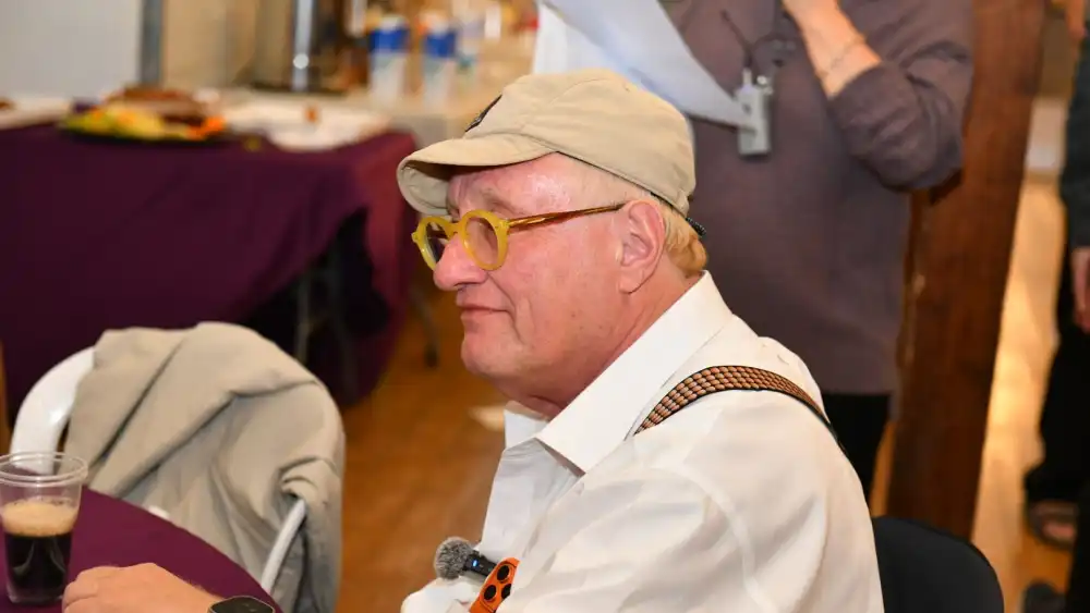 Tuvia Tennenboim at Oz VeGaon