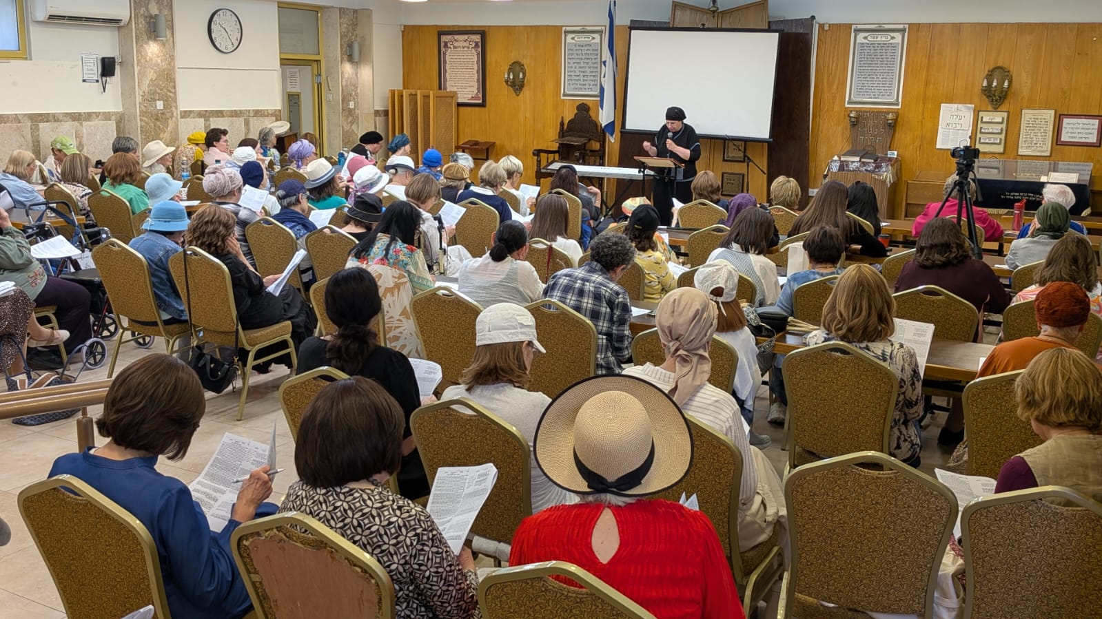 OU Rosh Chodesh Tammuz Women's event:Rabbanit Shira Smiles