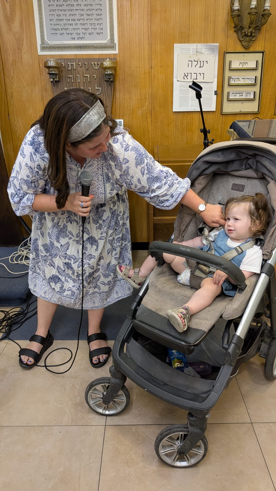 Avigail Scheinfeld and child at OU Seminar (with mother's permission)