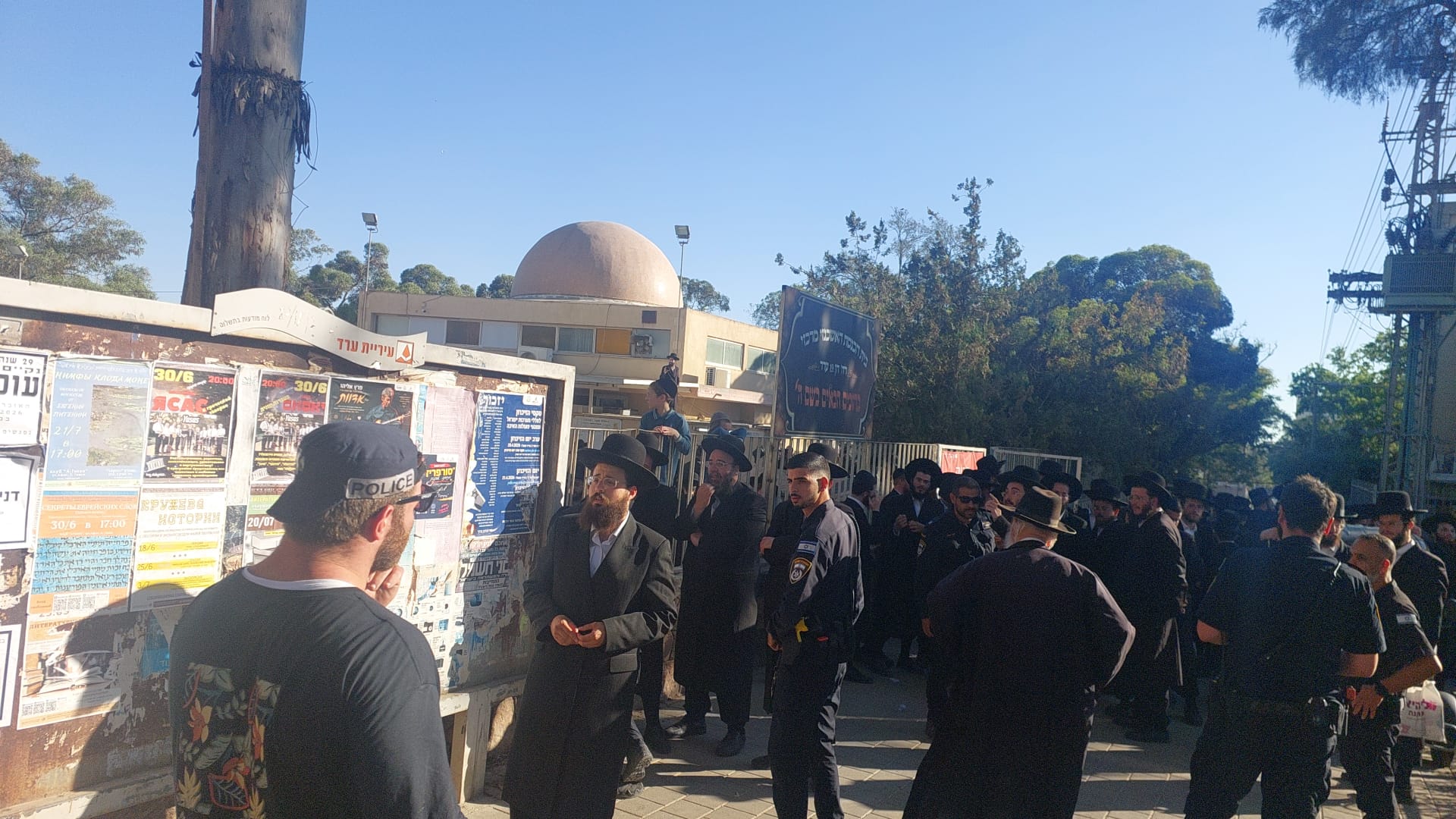 The confrontation in Arad 
