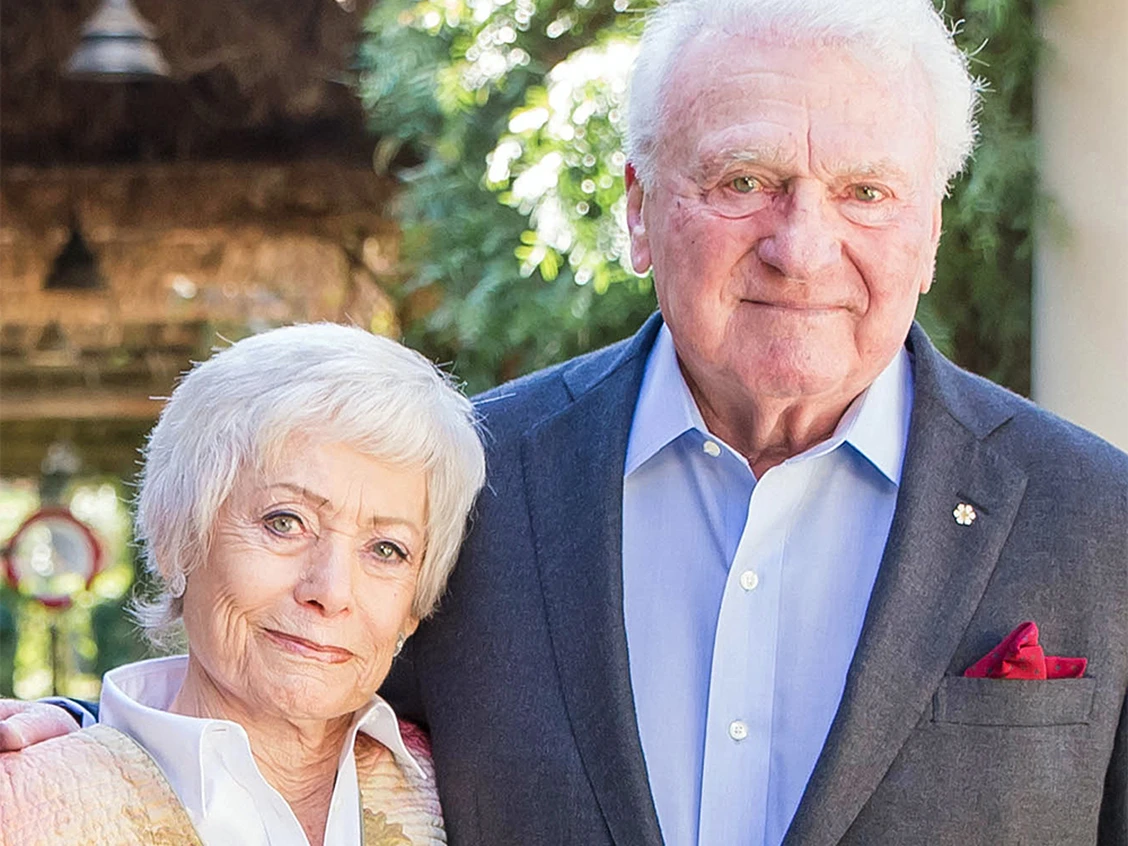 Frances and Samuel Belzberg May 2016 when they received the Simon Fraser University President's Distinguished Community Leadership Award.
