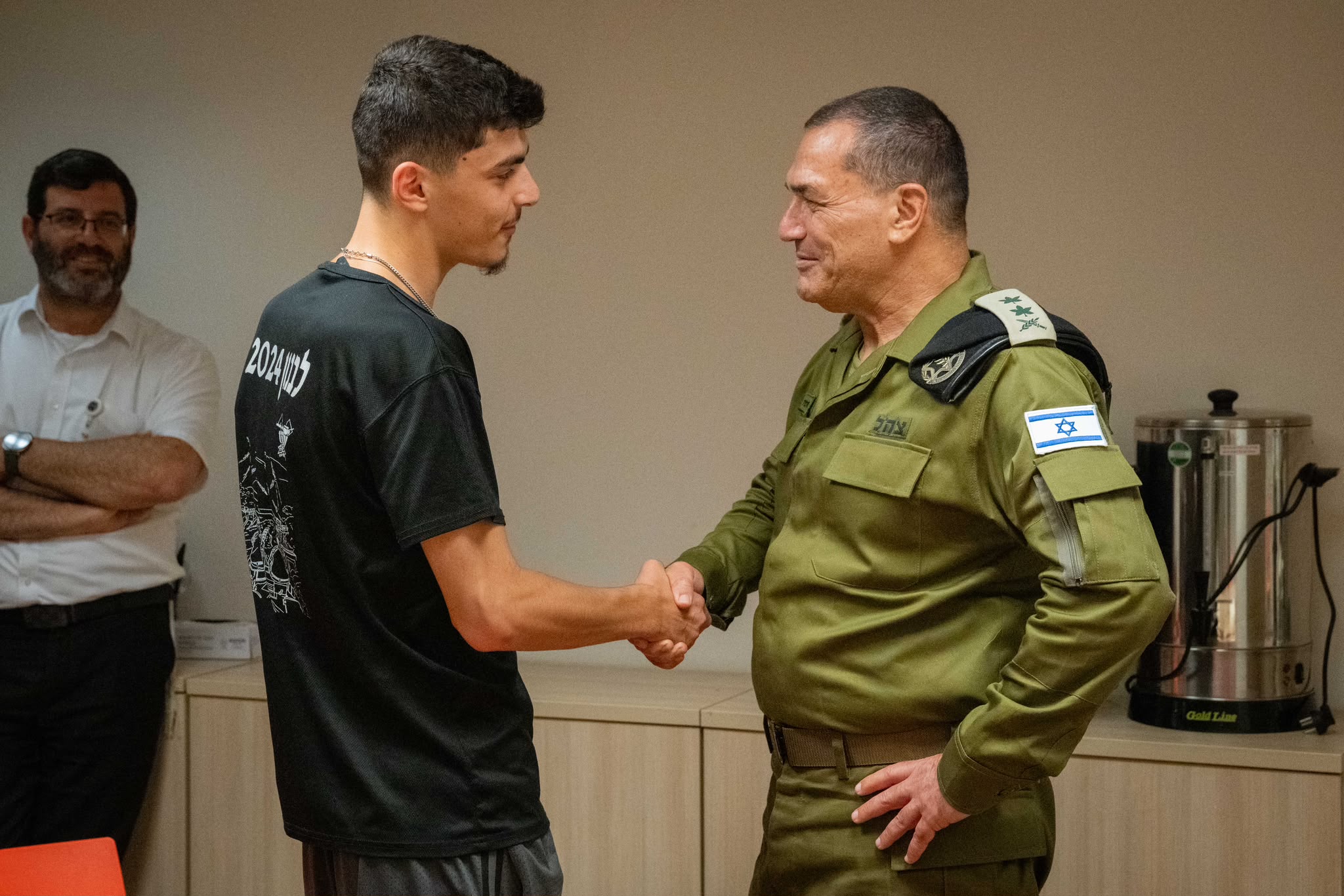 Zamir during the hospital visit Credit: IDF spokesperson