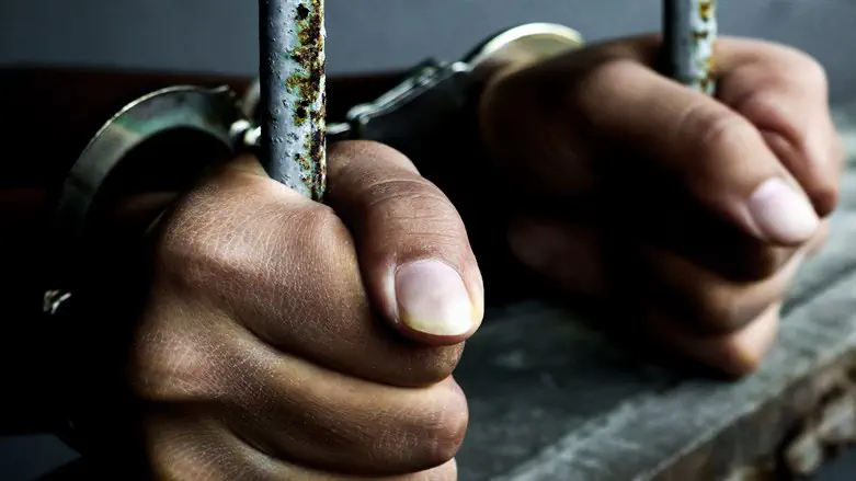 Iran še vedno zadržuje pet Judov, vključno z državljanom ZDA, enega Američana izpustili proti varščini