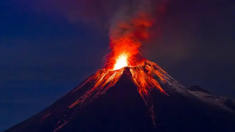 Largest volcano in northern hemisphere erupts after Russia earthquake
