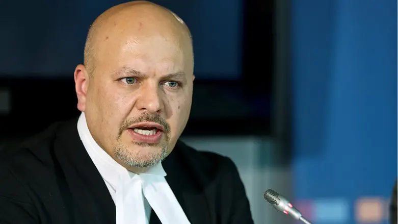 Glavnega tožilca ICC Karima Khana obtožuje druga ženska spolnega nadlegovanja