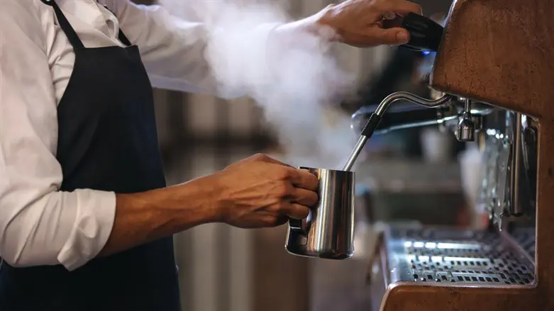 Cafe at the center of Shabbat controversy linked to missionaries