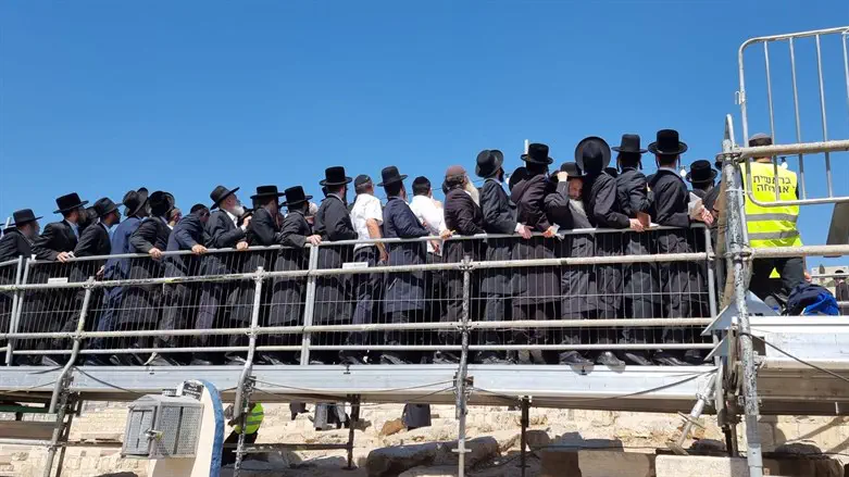Record Crowd: 140,000 people at the tomb of the ‘Or HaChaim’