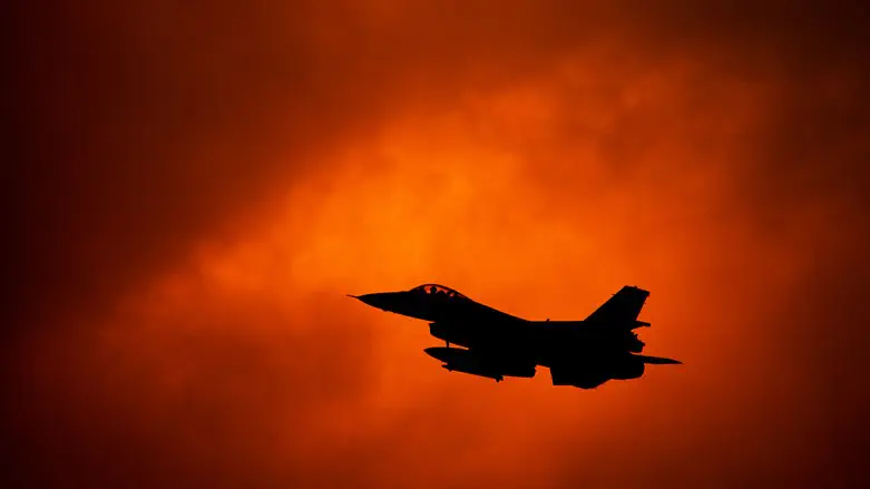 A Polish F-16 aircraft crashed, the pilot was killed