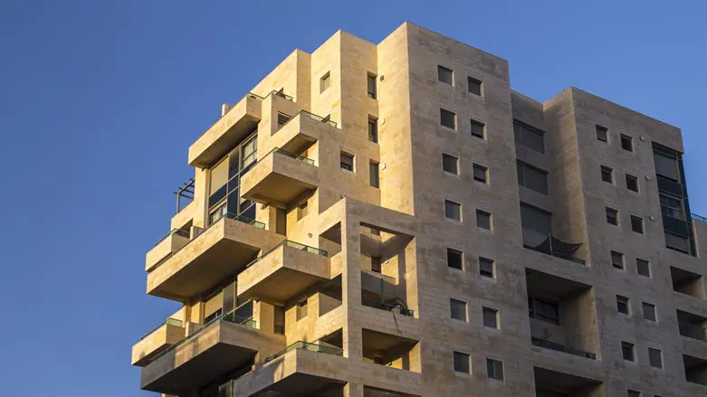 Jerusalem tower plans have population divided