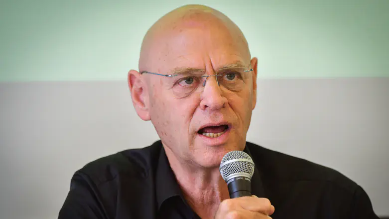 Filmski festival v Torontu umaknil film o 7. oktobru zaradi težav z avtorskimi pravicami in varnostnimi pomisleki.