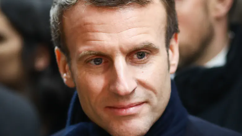 French government collapses again as PM ousted in confidence vote