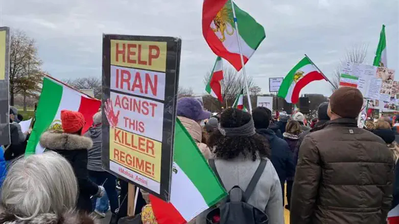 President Trump: 'We sent guns to the Iranian protesters'