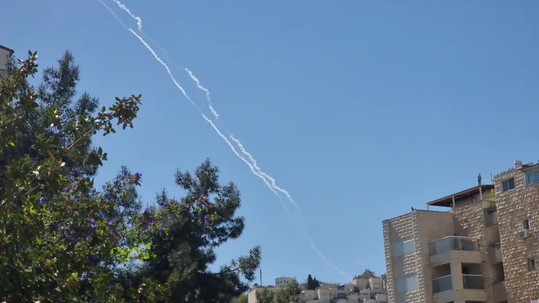 Sirens in Jerusalem, central Israel after Houthis launch missile at Israel