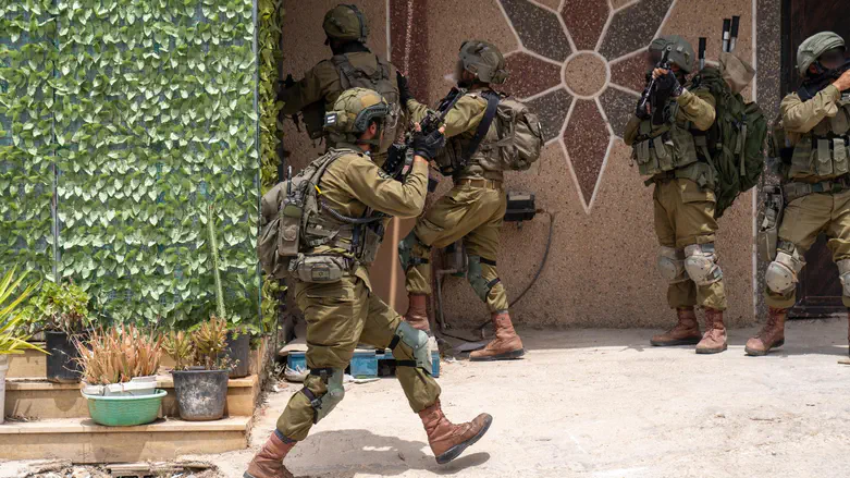 Samaria shooting attack: IDF expands manhunt for terrorist 1 1189243