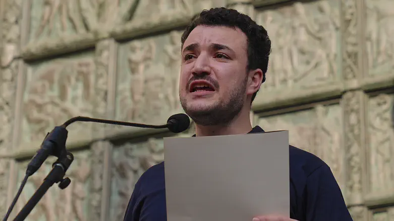 Ameriški sodnik odpravil omejitve potovanja palestinskemu aktivistu Mahmoudu Khalilu