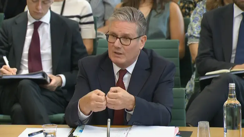 Napetosti v Gazi in obtožbe o zaroti proti Netanjahuju.