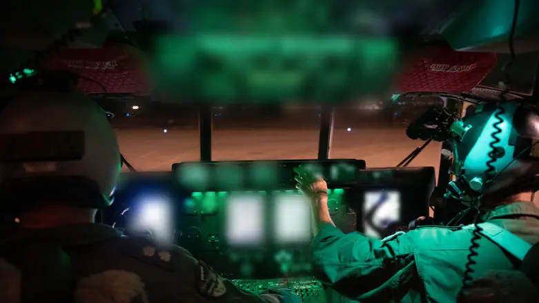 Izraelci dostavili humanitarno pomoč v Gazo z zračnim spuščanjem in dnevnim premorom