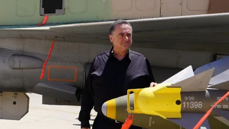 Defense Min. to Khamenei: 'Do not threaten, lest you be harmed'