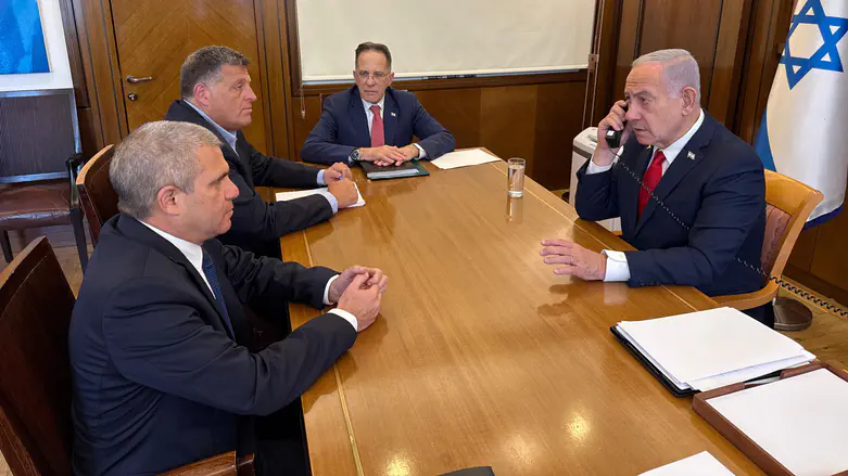 Ameriški plačanec pričal o vojnih zločinih v Gazi, Hamas poziva k svetovnim protestom, ubit palestinski aktivist