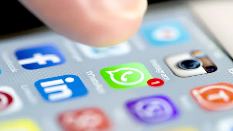 Uporabniki WhatsAppa opozorjeni na nove prevare in varnostne ukrepe