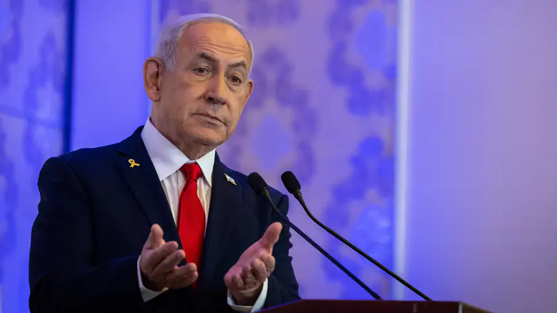 Netanyahu condemns protests after car burned near his home