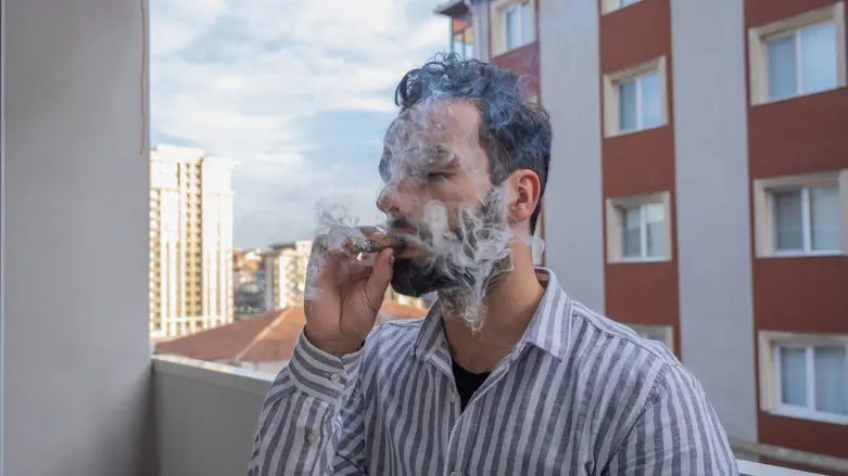 33 Israelis die every day from smoking