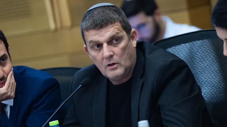 Knesset approves law to combat border smuggling
