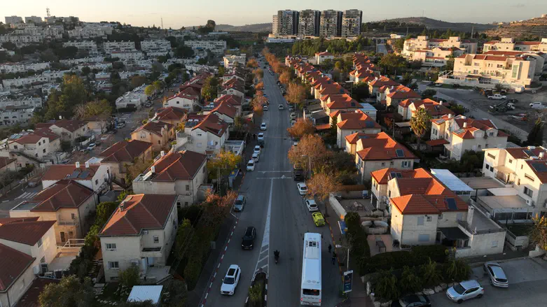 Givat Ze'ev declared the fifth city in Judea and Samaria