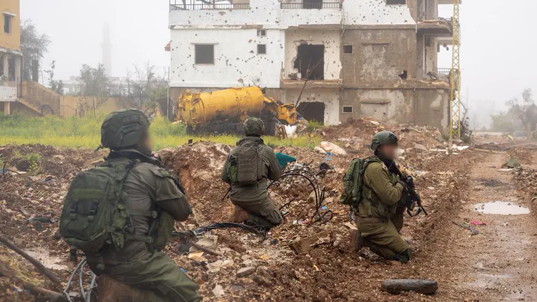 IDF officer moderately injured by friendly fire