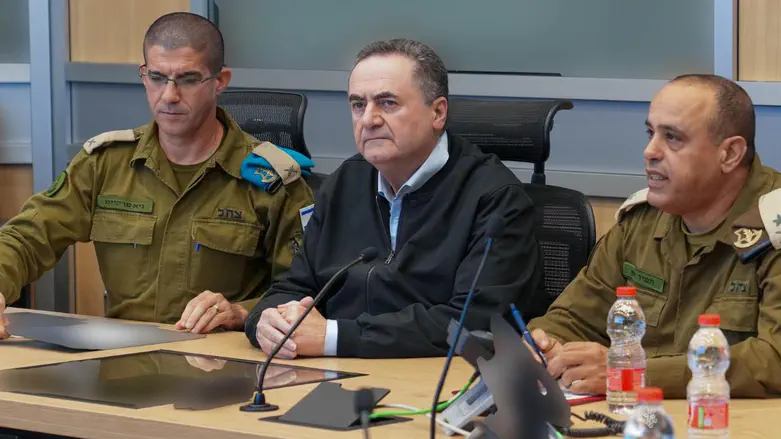Defense minister: 'IDF will hold security zone in Lebanon up to the Litani'