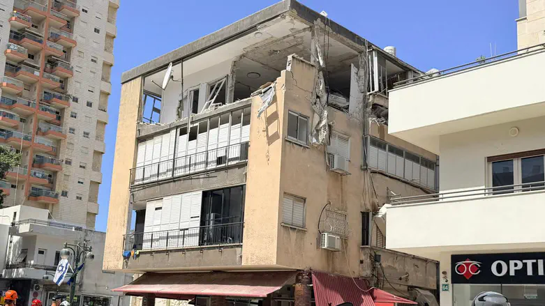 One moderately injured in missile strike on central Israel