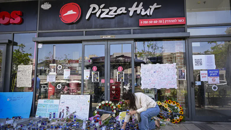 Moving gesture: Pizza Hut to support the Zalka family