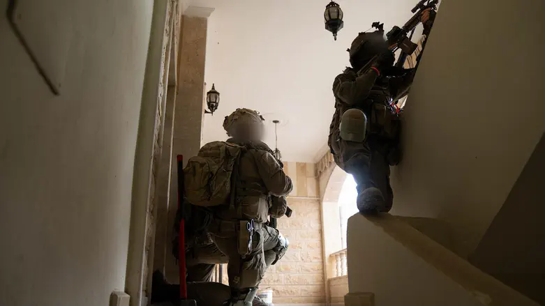 Givati soldiers punished after refusing to ride with female medic