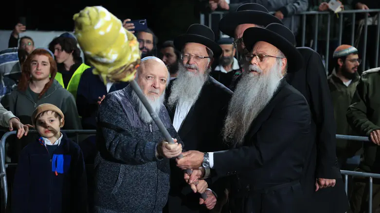 In photos: Lag Ba'Omer night in Meron