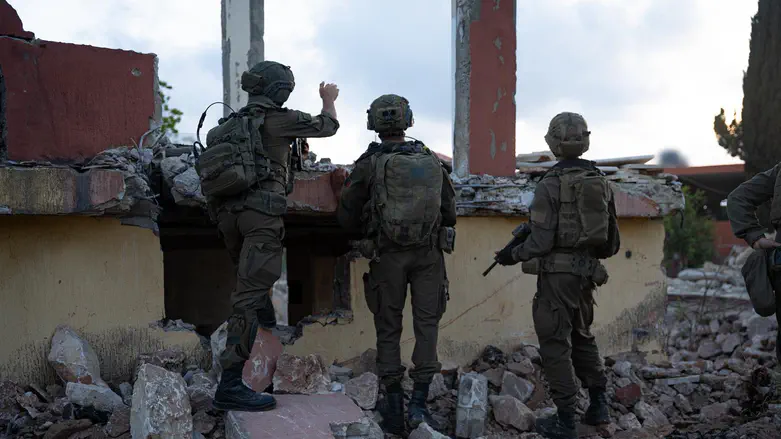 Four reservists moderately wounded by explosive drone in southern Lebanon