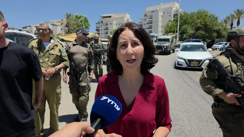 South Sharon Governor: 'Illegal laborers have become an aven