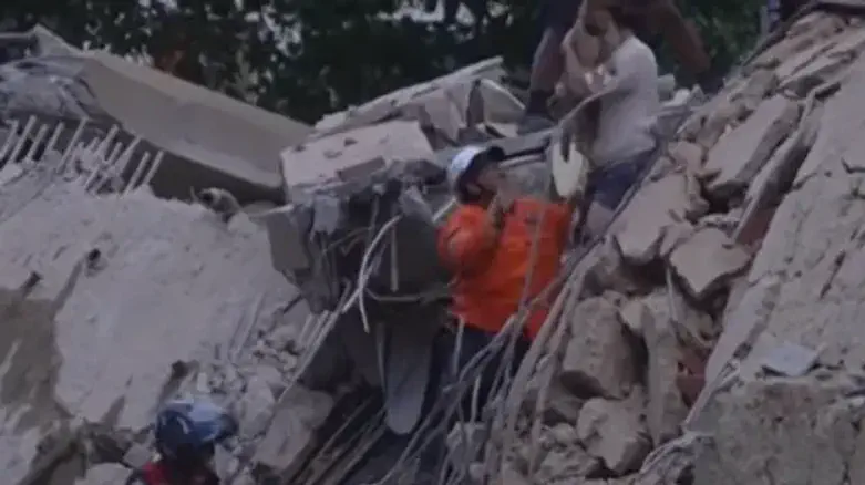 Watch: Israeli rescue delegation arrives in Venezuela