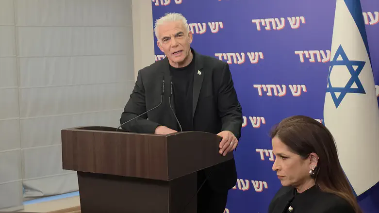 Does Lapid trust the Shin Bet chief? He won't say