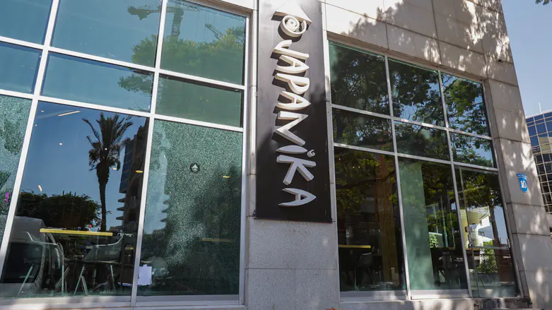 Fragmentation grenade thrown at Japanika branch in Hadera