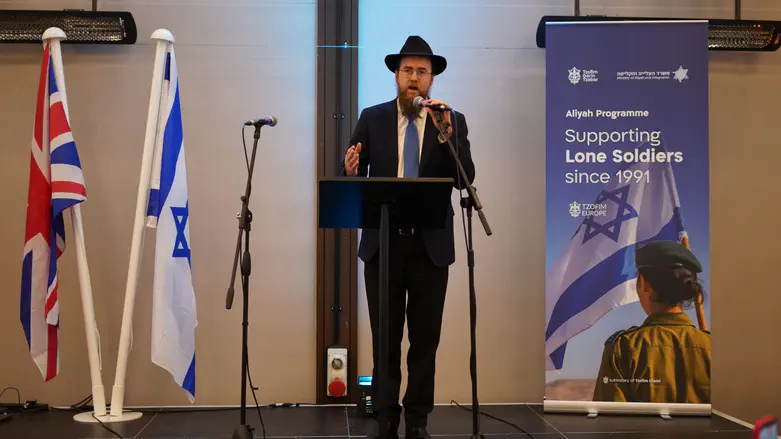Rabbi Shneor Glitzenstein: 'Every Shabbat at the Chabad House reawakens Am Yisrael's soul'